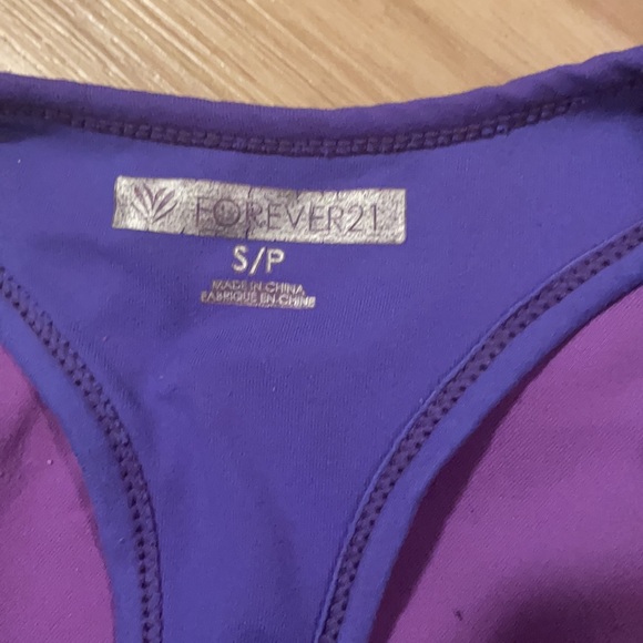 Workout top - Picture 3 of 3